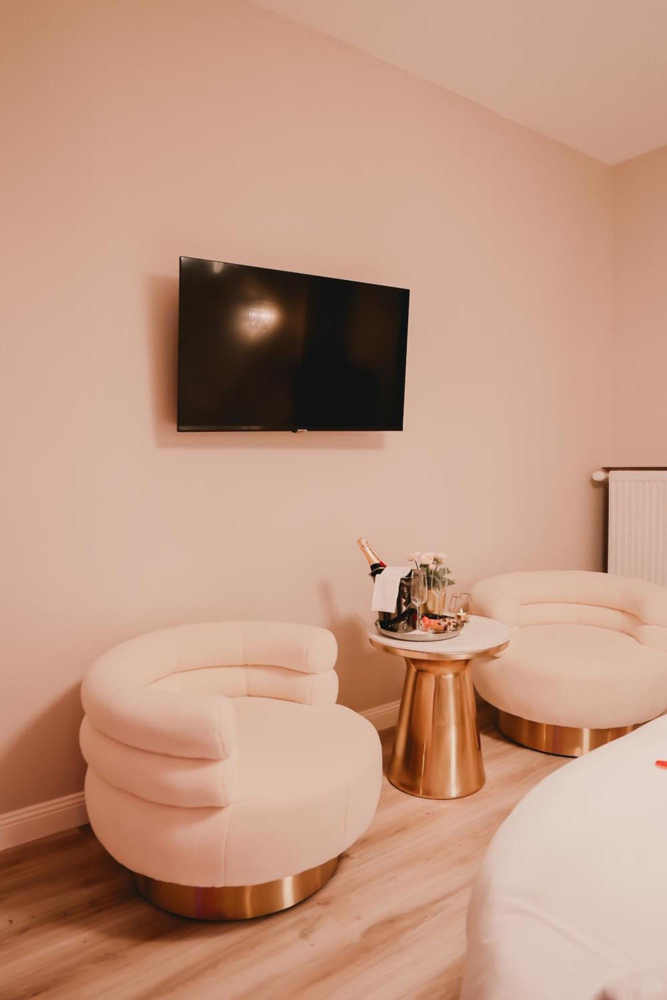 לייז' Hotel Mademoiselle מראה חיצוני תמונה