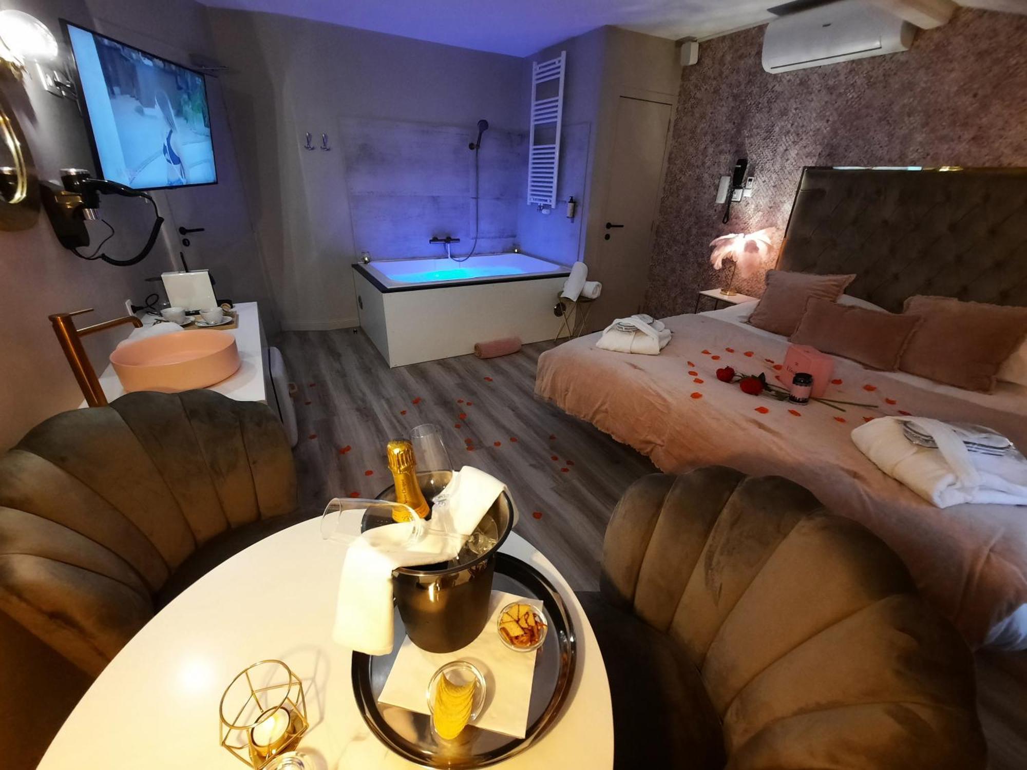לייז' Hotel Mademoiselle מראה חיצוני תמונה