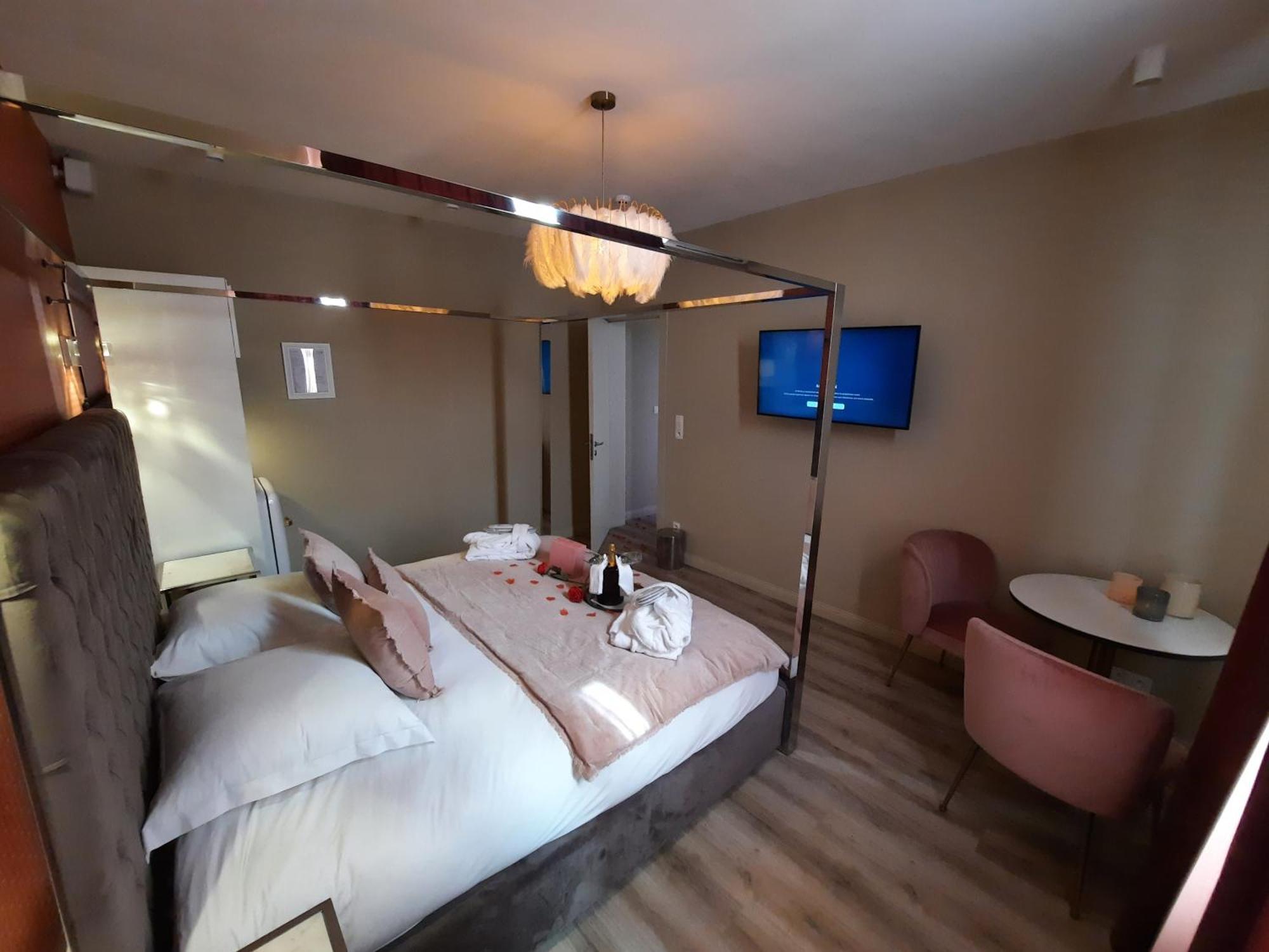 לייז' Hotel Mademoiselle מראה חיצוני תמונה