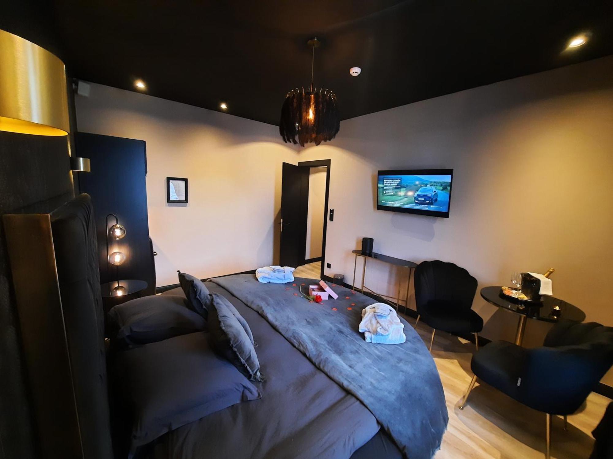 לייז' Hotel Mademoiselle מראה חיצוני תמונה